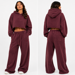 Conjunto deportivo de sudadera con capucha corta y pantalón de pierna ancha ONE APEX para mujer, con lavado ácido y efecto desgastado, color borgoña, de felpa francesa gruesa, 100% algodón. - Product Image 3