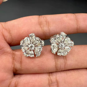 Pendientes de Plata 925 con Moissanita Brillante en Forma de Pera y Flores, Joyería Fina para Compromiso, Regalo Encantador para Ella - Product Image 1