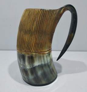 Tasses en corne élégantes et de collection, rehaussant les étagères décoratives avec une présence culturelle authentique - Product Image 1