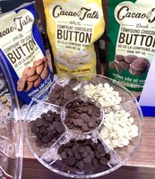 Vente en gros en vrac OEM Vietnam Chocolat foncé Bouton Snack Goût Semi-Sucré Halal Certifié Cacao Parler