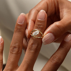 Anillo de Compromiso de Lujo con Diamante de Corte Marquesa de 2 Quilates, Oro Blanco, Engaste de Tensión, Joyería Fina Clásica para Mujer - Product Image 4