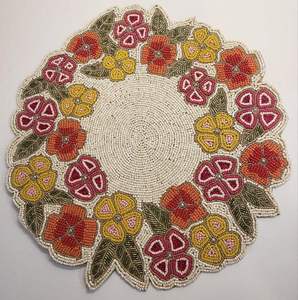 Mantel Individual Decorativo Hecho a Mano con Cuentas para Mesa de Comedor, Accesorio Premium para Mesa del Hogar, Colección Artesanal, Acabado Elegante - Product Image 6