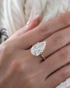 Bague de fiançailles solitaire en diamant de laboratoire taille marquise, sertie griffes, plaqué or 18 carats, diamants remplis certifiés IGI, luxe - Product Image 3