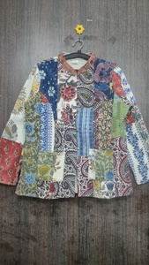 Chaqueta de patchwork con estampado floral, estilo Kantha, de algodón, para mujer, abrigo corto informal, estilo hecho a mano. - Product Image 5
