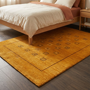 Tapis d'appoint moderne en laine noué à la main, couleur moutarde dorée, motif géométrique carré minimaliste, tapis décoratif - Product Image 2