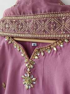 Elegante Salwar Kameez Estampado 2025 con Dupatta en Contraste - Vestido Tradicional Pakistaní - Product Image 6