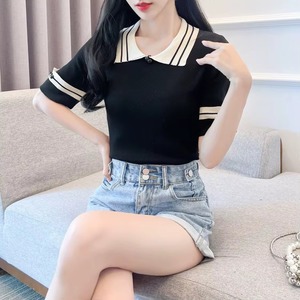 เสื้อโปโลแขนสั้นสีขาวสำหรับผู้หญิง คอปกและปลายแขนสีดำ สไตล์พรีปปี้ ผ้าฝ้ายถัก ทรงปกติ สีพื้น - Product Image 3