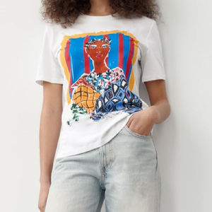 เสื้อยืดผู้หญิงคุณภาพพรีเมียมใหม่ขายส่ง สำหรับฤดูร้อน สไตล์ลำลอง ตกแต่งด้วยกระดุม ด้วยวิธีการพิมพ์ดิจิทัล - Product Image 3