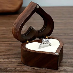 Caja de Anillos de Madera de Nogal Moderna, Personalizable, Doble Cuadrada, Pulida, Ecológica, para Regalo de Aniversario, Compromiso o Boda - Product Image 2
