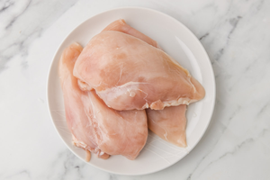 Filet de poitrine de poulet halal congelé de qualité supérieure, sans os, sans peau, provenant de ferme, traité hygiéniquement, riche en protéines, qualité export, approvisionnement en vrac - Product Image 2