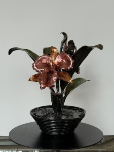 Elegant <b>Cast</b> <b>Iron</b> Flower Sculpture Nature Inspired Durable Painted Finish Hollow Design Decorative <b>Ornament</b> for Home <b>Garden</b> - Product Image 4