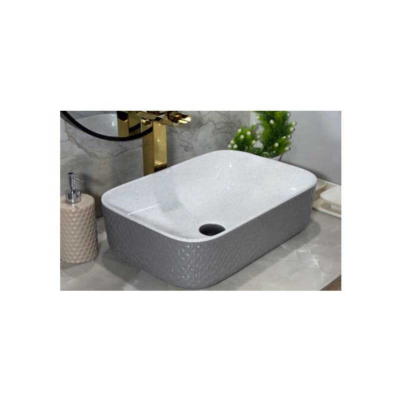 สีเทาอ่อน