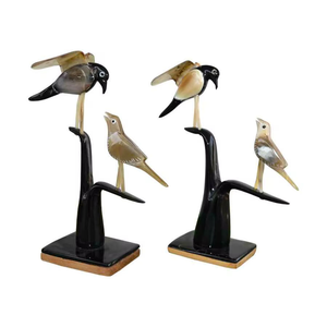 Escultura Decorativa de Cuerno Natural a Bajo Precio para Mesa de Sala de Estar en Interiores Modernos, por Perfect Enterprises - Product Image 1