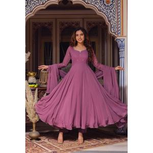 Kurta en Georgette Fantaisie Brodé à la Main avec Dupatta Rose pour Femme Adulte Fabriqué en Inde - Product Image 1