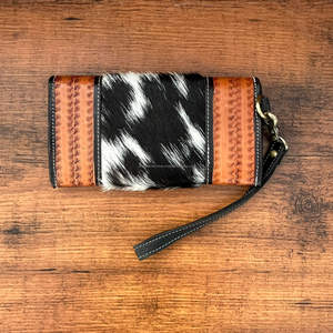 กระเป๋าคลัทช์หนังวัวเฟอร์มือมือแกะสลักหนังอเนกประสงค์หนังตะวันตกดีไซน์ใหม่เงื้อมมือมีสไตล์สำหรับผู้หญิง - Product Image 4