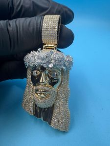 จี้พระเยซูทรงโมอิสซาไนต์แบบฝังเพชรเต็มตัวสำหรับผู้ชาย เงินแท้ 925 ชุบทอง 18K หรูหรา ได้รับการรับรองจาก GCI & IDGL - Product Image 2