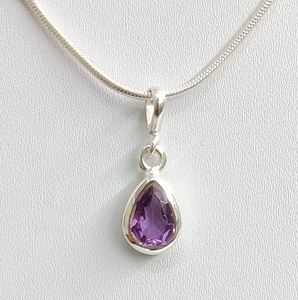 Pendentif Goutte d'Eau en Améthyste, Argent 925, 1,2 Gramme, Léger, Luxe, Unisexe, Facile à Porter, par JAIPUR SILVER - Product Image 2