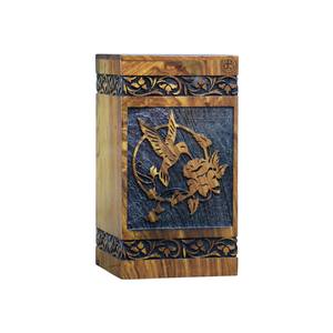 Urna funeraria artesanal de palisandro, caja de recuerdo de madera grabada, urna hecha a mano. - Product Image 1