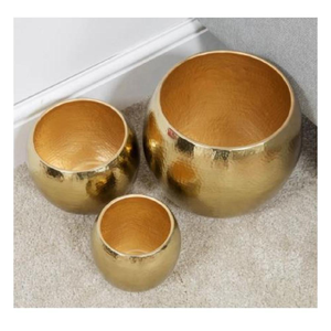 Hermosa Maceta Metálica con Aspecto Texturizado Dorado para Espacios Interiores y Exteriores, Decoración Festiva para el Hogar - Product Image 4