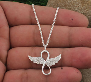 Collier pendentif papillon plaqué argent pour femmes Élégant Collier à chaîne avec pendentif papillon en argent sterling 925 Bijoux en gros - Product Image 5