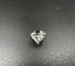 Gema de Moissanita Suelta con Corte Asscher, Fabricada en Laboratorio, Claridad VVS, Color Blanco DEF, para Anillos, Colgantes y Diseño de Joyería - Product Image 1