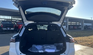 Premium Chevrolet Equinox EV LT Hybrid Front Wheel <b>Drive</b> SUV with Automatic Transmission and Sunroof - Product Image 6