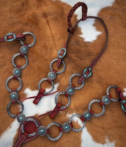Sillín Western Ligero de Cuero Genuino con Adornos de Diamantes de Imitación y Flecos, Arnés para Caballo, Envío Inmediato - Product Image 1