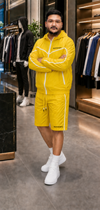 REXFIT SPORTS 2026 Ensemble coupe-vent unisexe personnalisé en nylon jaune 2 pièces : veste à capuche zippée et short – Vêtements de sport à marque privée - Product Image 6