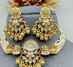Conjunto de Joyería Nupcial Kundan de Latón Chapado en Oro de Primera Calidad con Moissanita, Regalo de Compromiso, Celebraciones Tradicionales, Joyería Clásica para Bodas Indias - Product Image 2