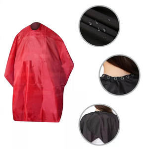 Nouvelle cape de coiffeur légère unisexe imperméable respirante en polyester avec impression de logo personnalisé - Product Image 5