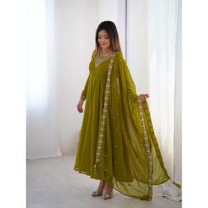 ชุดเดรส Anarkali สำหรับผู้หญิง สำหรับงานปาร์ตี้ พร้อมจี้และผ้าคลุมไหล่ - Product Image 4