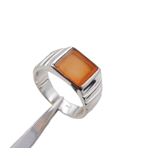 Bague en argent sterling 925 plaqué or rose, faite à la main, avec pierre naturelle et sertissage fantaisie, design tendance, pour elle, cadeau - Product Image 1