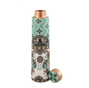 Botella de agua de cobre de marca privada con diseño floral, portátil para viajes. - Product Image 3
