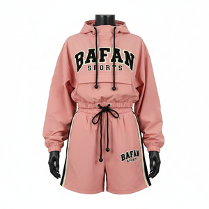 Conjunto de Pantalones Cortos y Chaqueta Cortavientos para Mujer, Elegante, Transpirable, Paneles de Tela de Nailon, Logotipo Chenille Personalizado, Tallas Grandes - Product Image 1