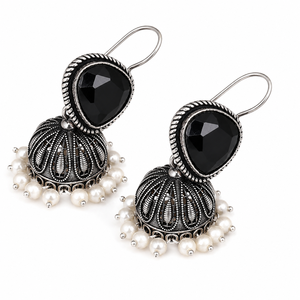Pendientes Jhumka de Ónix Negro |   Pendientes de Plata Oxidada con Perlas |   Joyería gótica bohemia llamativa |   Regalo Hecho a Mano para Mujeres - Product Image 3