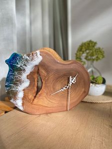 Horloge murale moderne en bois et résine époxy faite à la main, grande horloge décorative de luxe en bois, mouvement à quartz silencieux, pour la maison et le bureau - Product Image 1
