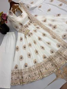 Ensemble de robe longue en soie Fendy tendance avec broderie de sequins lourds, extensible, séchage rapide, style moderne, dupatta de créateur - Product Image 4