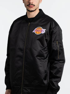 Chaqueta Bomber Acolchada con Parches Bordados, 100% Satén, Varsity, Personalizada, Unisex, Formal, Resistente al Viento e Impermeable - Product Image 4