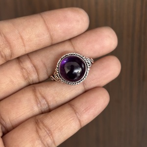 Bague en argent sterling 925 de créateur, minimaliste, à coupe ronde, avec améthyste naturelle, bijou de fête, vente en gros à prix d'usine - Product Image 2