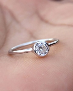 Anillo de Plata de Ley 925 con Circonita Natural, Anillo con Engaste de Garras, Joyería al por Mayor - Product Image 2