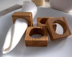 Vente en gros d'anneaux de serviette en bois classiques écologiques au design personnalisé, porte-serviettes ronds en bois naturel, décoration de table pour fête - Product Image 2