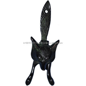 Golpeador de puerta de latón negro, animal - Product Image 1