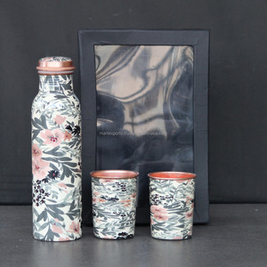 Bouteille en cuivre martelé naturel fabriqué à la main boîte-cadeau grande capacité (>1L) verres ayurvédiques écologiques de qualité supérieure applicables - Product Image 4