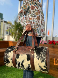 ใหม่ตะวันตกทําด้วยมือวินเทจสไตล์Toolledขนสัตว์หนังส่วนบุคคลDuffelกระเป๋าUnisex Cowhideขนสัตว์หนังกระเป๋าเดินทางขนาดใหญ่ - Product Image 3