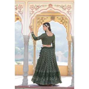 ชุดเลเฮนกาโชลีสีเหลืองสำหรับงานแต่งงานของผู้หญิงโดย LIVEWEAR - Product Image 5