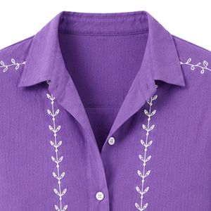 Camisa Corta Bordada Morada Personalizada para Mujer, Blusa Casual de Verano con Botones, Top de Moda con Logotipo Personalizado, Mezcla de Lino - Product Image 3