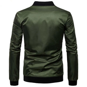 เสื้อแจ็คเก็ตบอมเบอร์สีเขียวมะกอกแบบกำหนดเองสำหรับผู้ชาย น้ำหนักเบา ผลิตจากไนลอนคุณภาพพรีเมียม ซิปด้านหน้า สไตล์ลำลอง รับผลิตแบบ OEM และติดฉลากส่วนตัว - Product Image 2