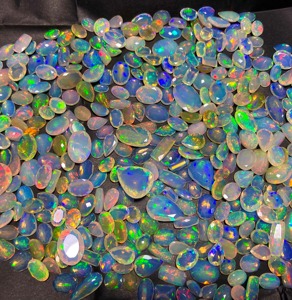 Opale naturelle éthiopienne facettée 6-8mm, taille coussin et ovale, multicolore, qualité supérieure, effet jeu de couleurs/flammes, pierre précieuse - Product Image 4