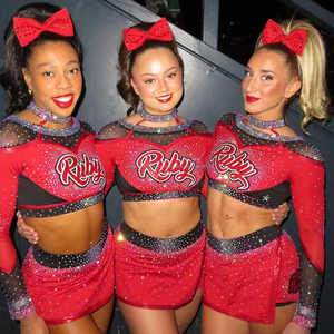 Vente en gros d'uniformes de pom-pom girl personnalisés Top et shorts avec strass personnalisés imprimés Performance Wear - Product Image 4