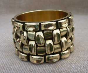 กำไลข้อมือทองเหลืองทำมือประดับหมุดทองเหลืองแบบตอกลาย กำไลหนา สไตล์ชนเผ่า ขายส่ง - Product Image 3